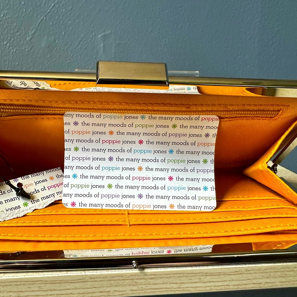 NWOT - THE MANY MOOD OF POPPIE JONES CORK CLUTCH BAG. - Picture 10 of 10